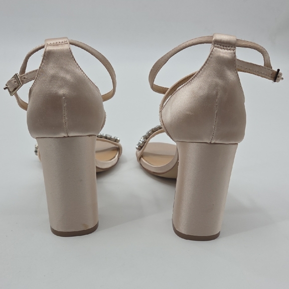 Elegant Champagne Ankle Strap Jewel Badgley Mischka Heels with Rhinestones NEW - Picture 8 of 16